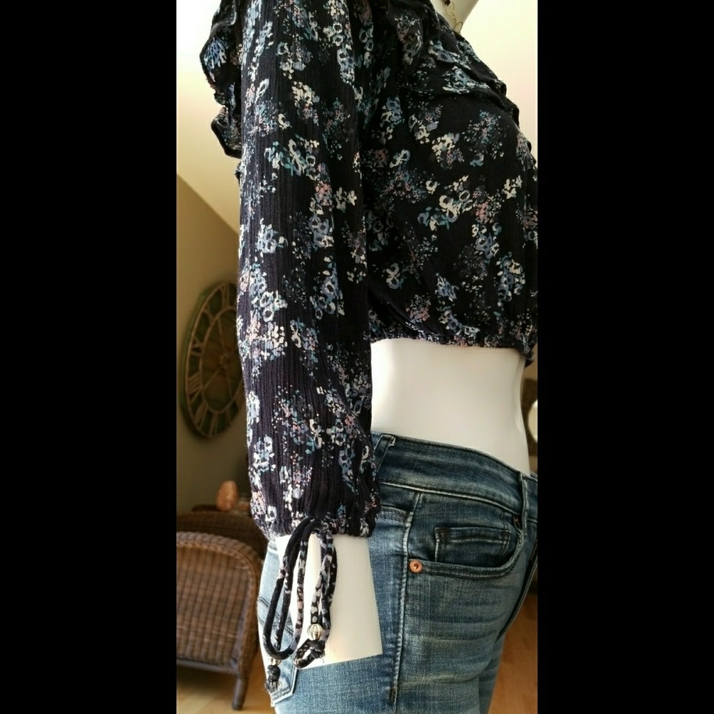 Shirt - Picture 4 of 6